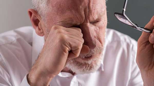 Are you lying or is your eye just itchy?