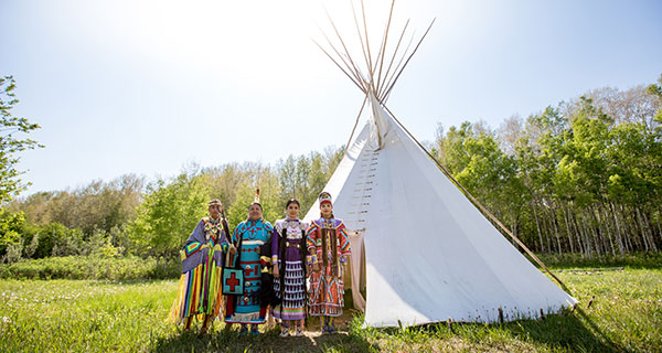 Three cool things to do in Tofino, Niagara and central Alberta