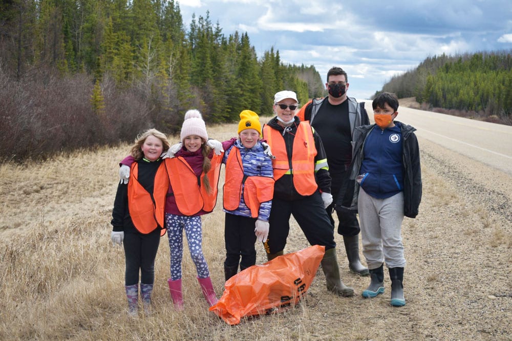 Swan Hills School Cleans Up On Highway 33