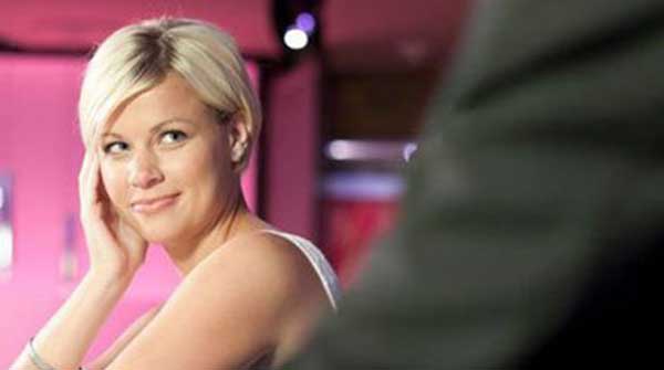 10 body language mistakes women leaders make